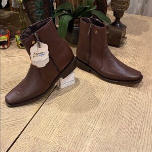 EL CANELO "SOLIS" CASUAL BOOT - ORO
COLLECTION